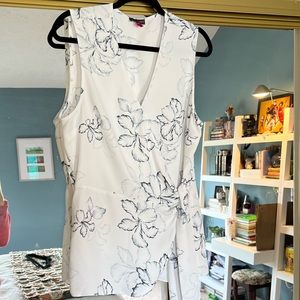 EUC Vince Camuto Blouse Tank